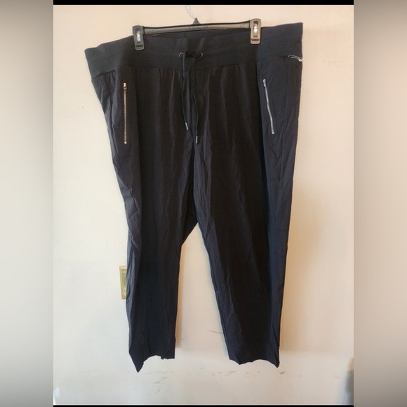 Athleta Trekkie North Jogger Black Size 26 Athleisure - Picture 1 of 3